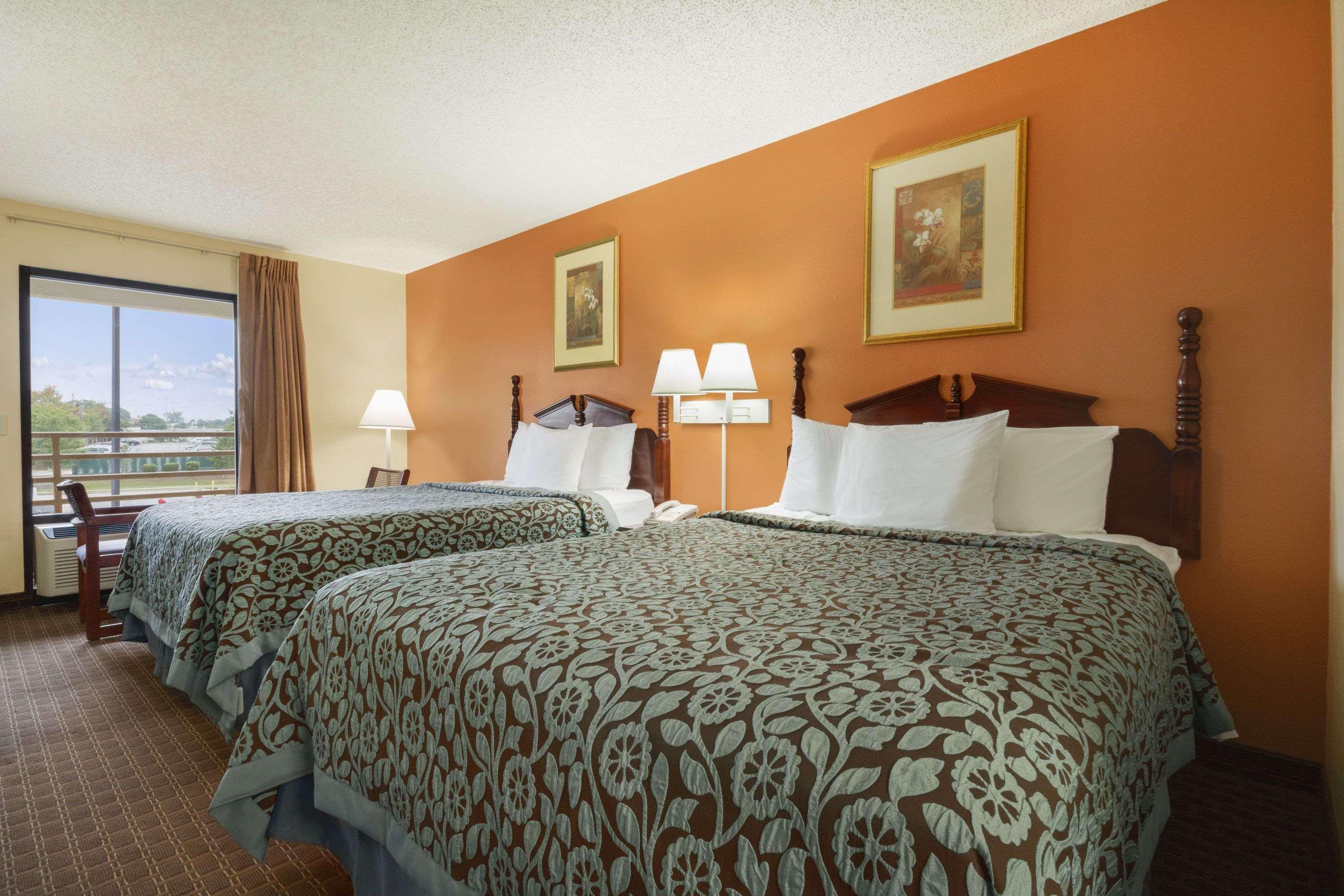 Days Inn By Wyndham Atlanta Stone Mountain Eksteriør billede