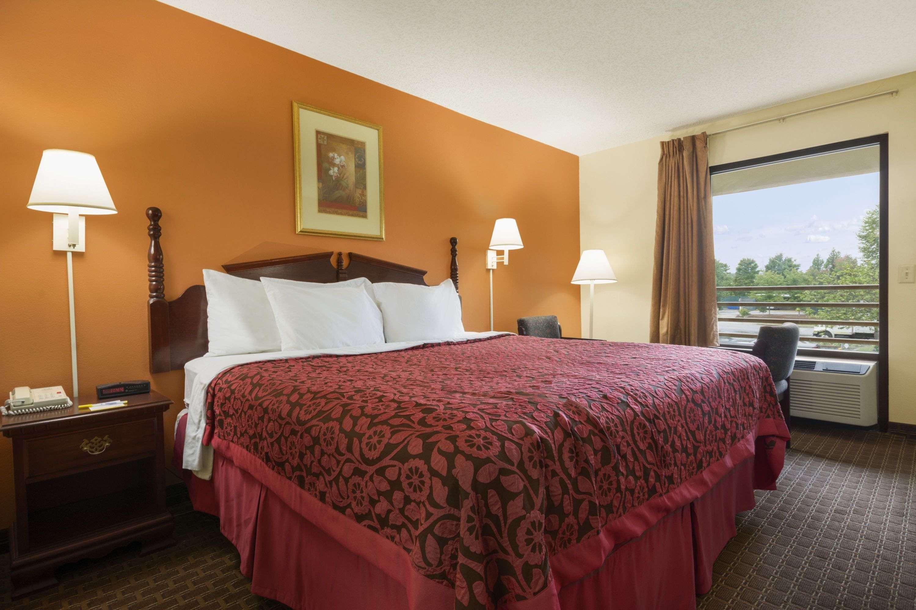 Days Inn By Wyndham Atlanta Stone Mountain Eksteriør billede