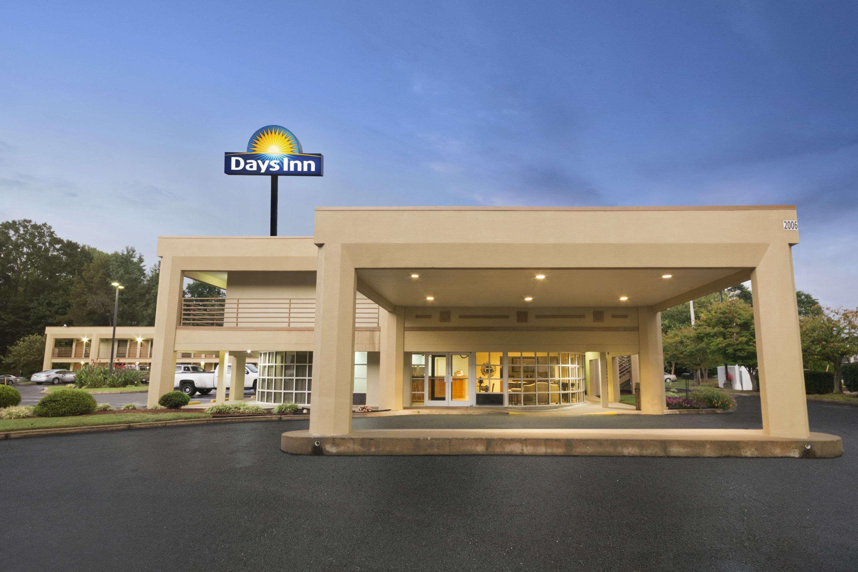 Days Inn By Wyndham Atlanta Stone Mountain Eksteriør billede
