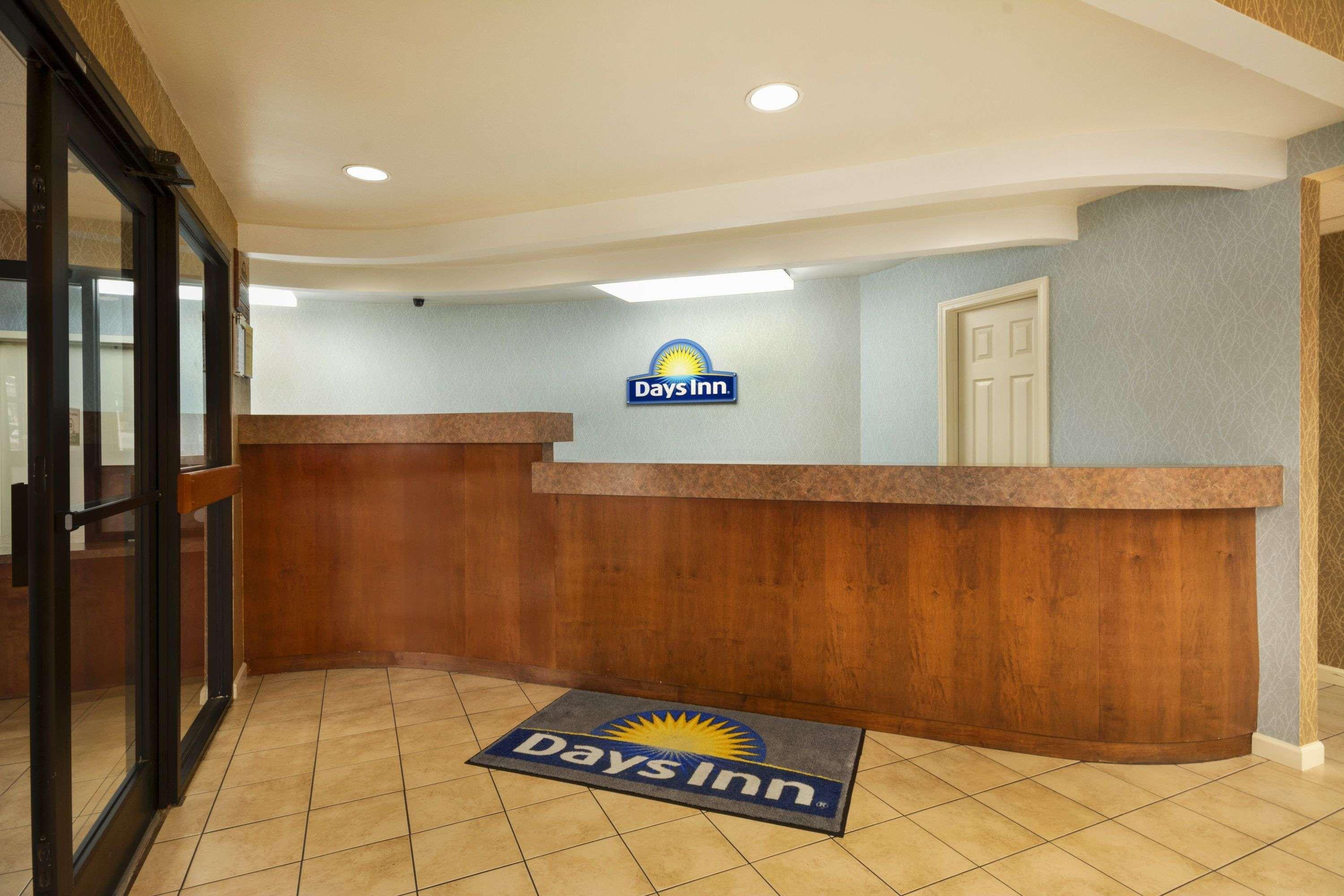 Days Inn By Wyndham Atlanta Stone Mountain Eksteriør billede